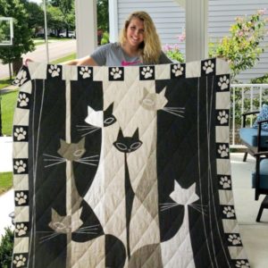 Cat – Black And White Quilt Blanket